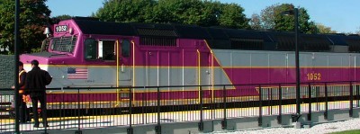 Commuter rail locomotive